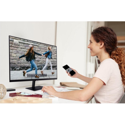 Samsung UHD Smart Monitor M7 with Mobile Connectivity 32"